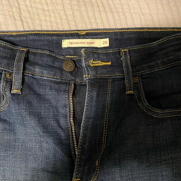 Levi’s 721 High Rise Super Skinny - Size 28 - Picture 2 of 3